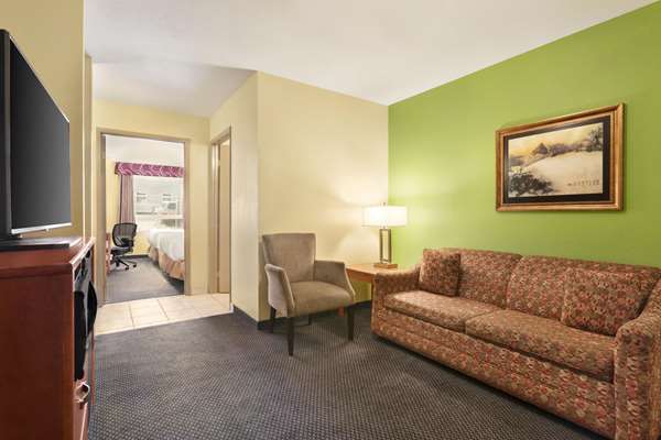 Suite - Days Inn Thompson