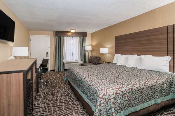  - Days Inn Goodlettsville - I-65, Exit 97
