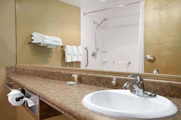 - Days Inn Estevan