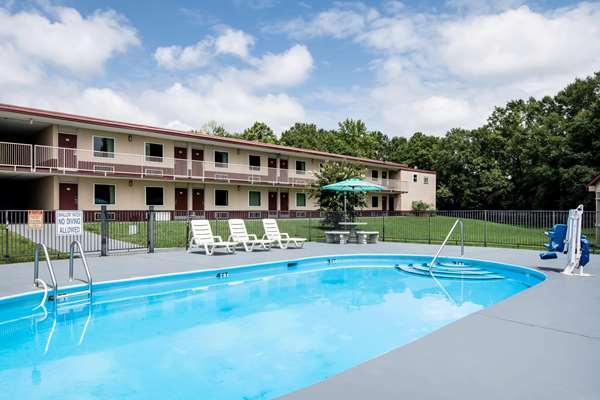 Pool - Super 8 Motel Gaffney - I-85, Exit 92