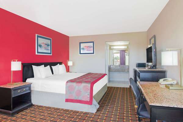  - Ramada Hotel & Conference Center Edgewood - I-95, Exit 77