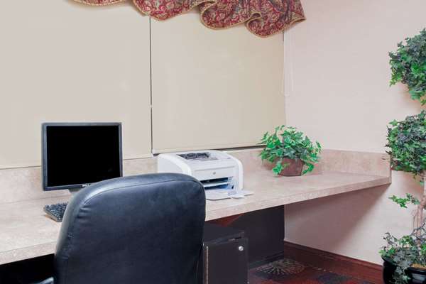 Conference Area - Ramada Hotel & Conference Center Edgewood - I-95, Exit 77