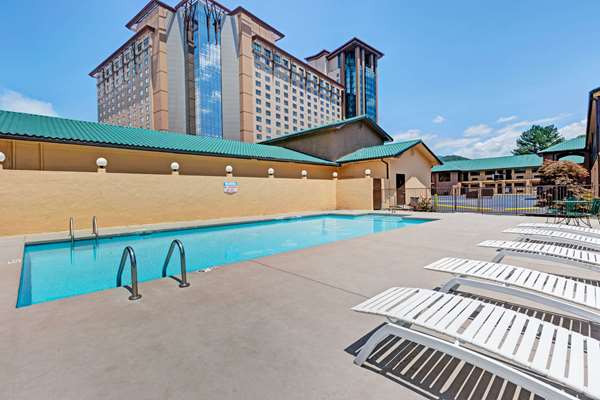 Pool - Days Inn Cherokee