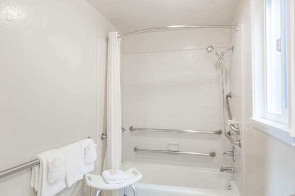  - Super 8 Motel Midtown Monterey