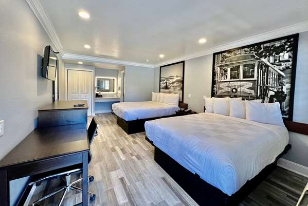  - Super 8 Motel Midtown Monterey