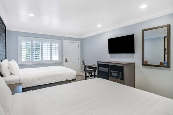  - Super 8 Motel Midtown Monterey