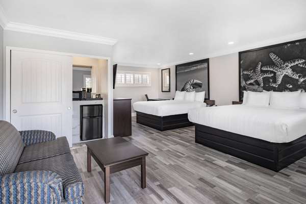 Suite - Super 8 Motel Midtown Monterey