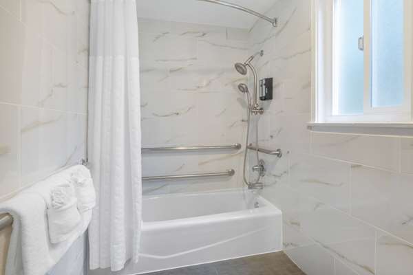  - Super 8 Motel Midtown Monterey