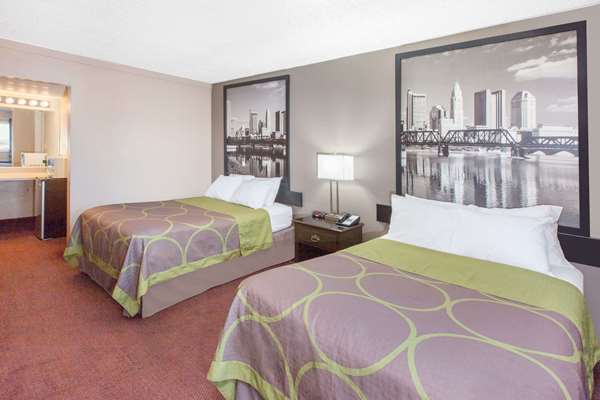  - Super 8 Motel Millbury - I-280, Exit 1B