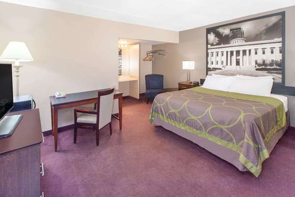  - Super 8 Motel Millbury - I-280, Exit 1B