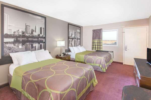  - Super 8 Motel Millbury - I-280, Exit 1B