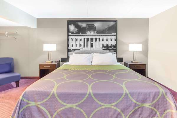  - Super 8 Motel Millbury - I-280, Exit 1B