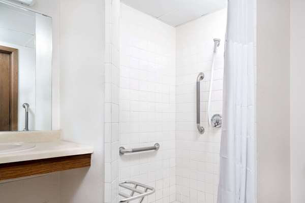  - Days Inn St Cloud Airport