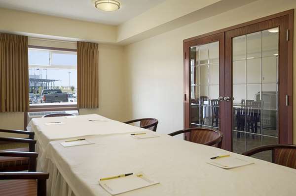  - Super 8 Motel Fort Saskatchewan