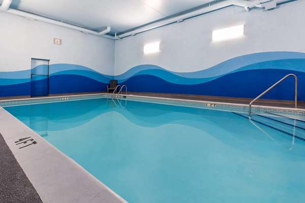 Pool - Ramada Inn Coquitlam
