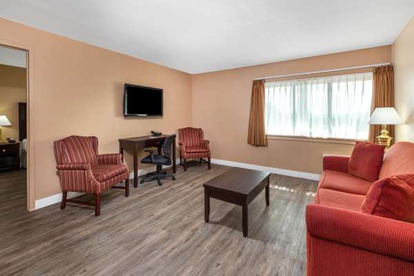 Suite - Ramada Inn Coquitlam