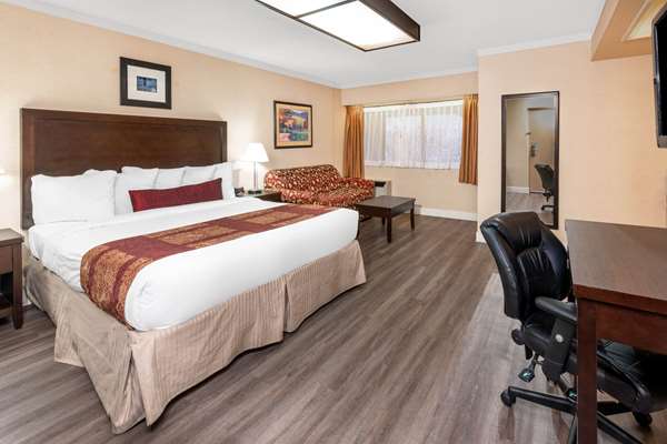 Suite - Ramada Inn Coquitlam