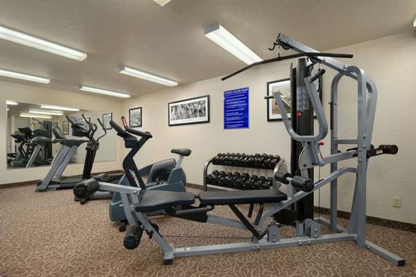 Fitness/ Exercise Room - Days Inn Red Deer