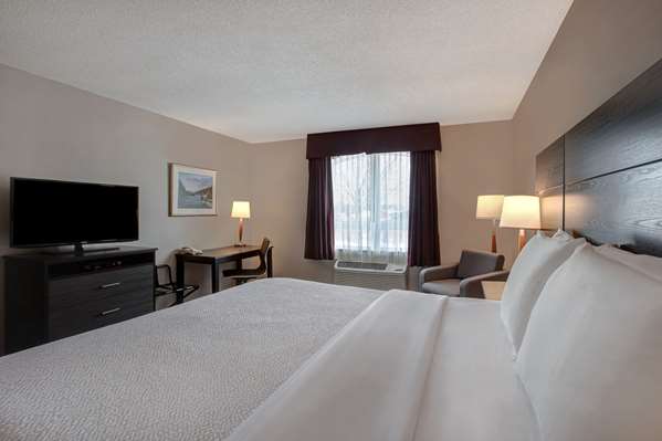  - Days Inn & Suites Collingwood