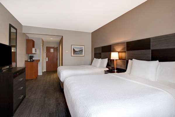  - Days Inn & Suites Collingwood