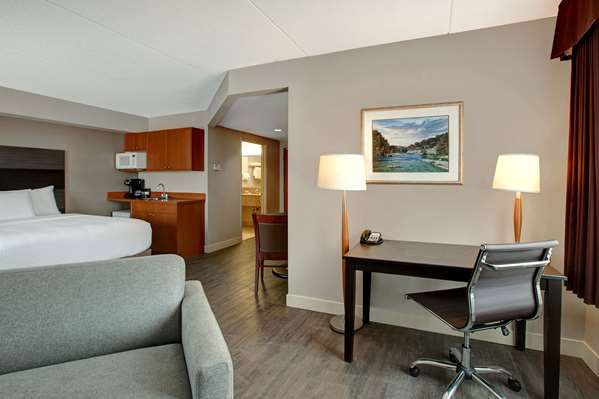 Suite - Days Inn & Suites Collingwood