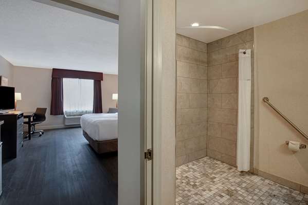  - Days Inn & Suites Collingwood