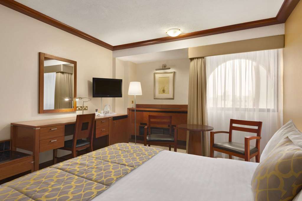 RAMADA HOTEL BAHRAIN-guestroom-Guest Room,On-Site.jpg
