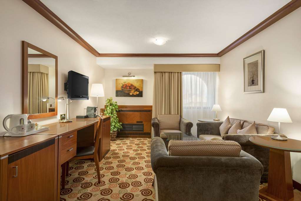 RAMADA HOTEL BAHRAIN-guestroom-Guest Room,Suite,On-Site.jpg