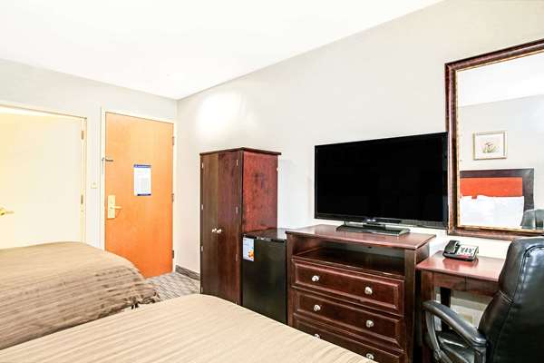  - Days Inn Long Island City Queens