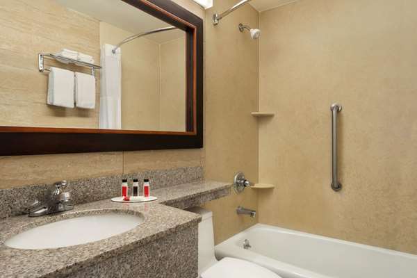  - Days Inn Long Island City Queens