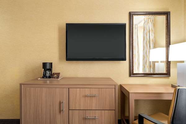  - Days Inn Long Island City Queens