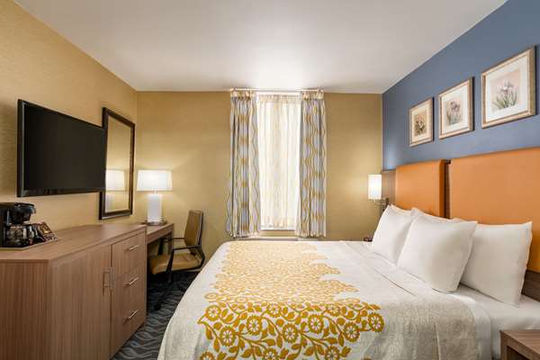  - Days Inn Long Island City Queens