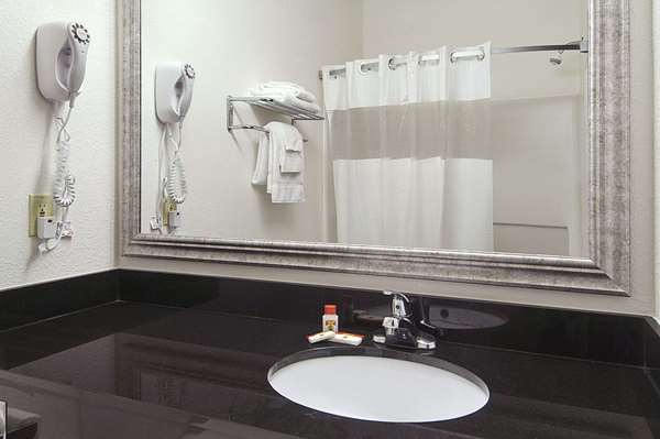  - Super 8 Hotel Bowling Green - I-65, Exit 28