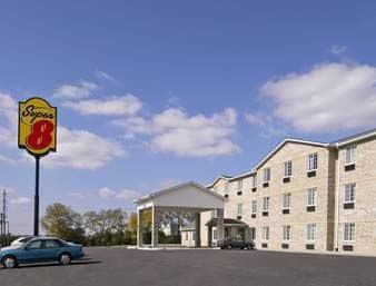 Super 8 Bowling Green North