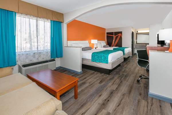  - Howard Johnson Inn Lafayette - I-10, Exit 103