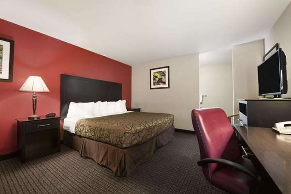  - Travelodge Traverse City