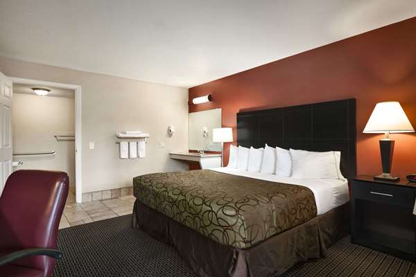  - Travelodge Traverse City