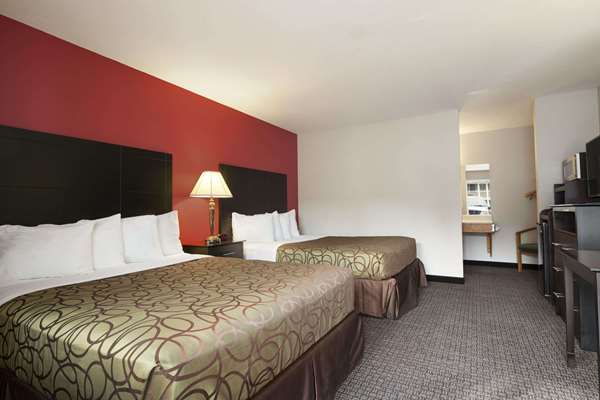  - Travelodge Traverse City