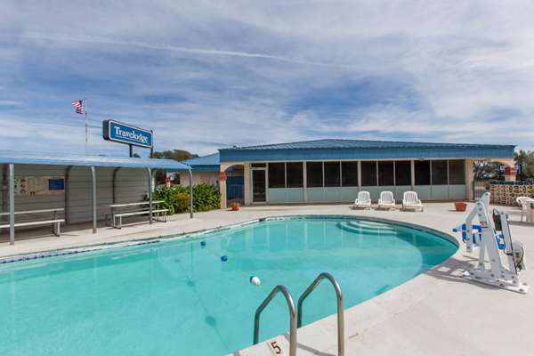 Pool - Travelodge Memphis