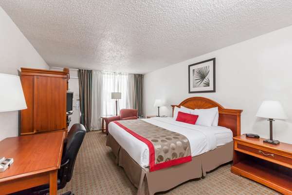 Suite - Ramada Inn & Conference Center New Iberia