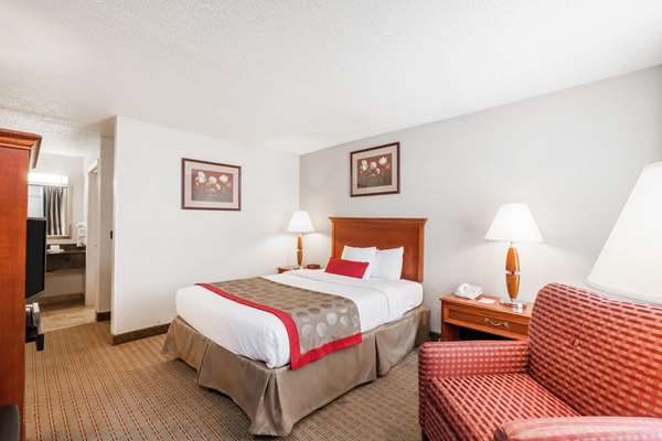 Suite - Ramada Inn & Conference Center New Iberia