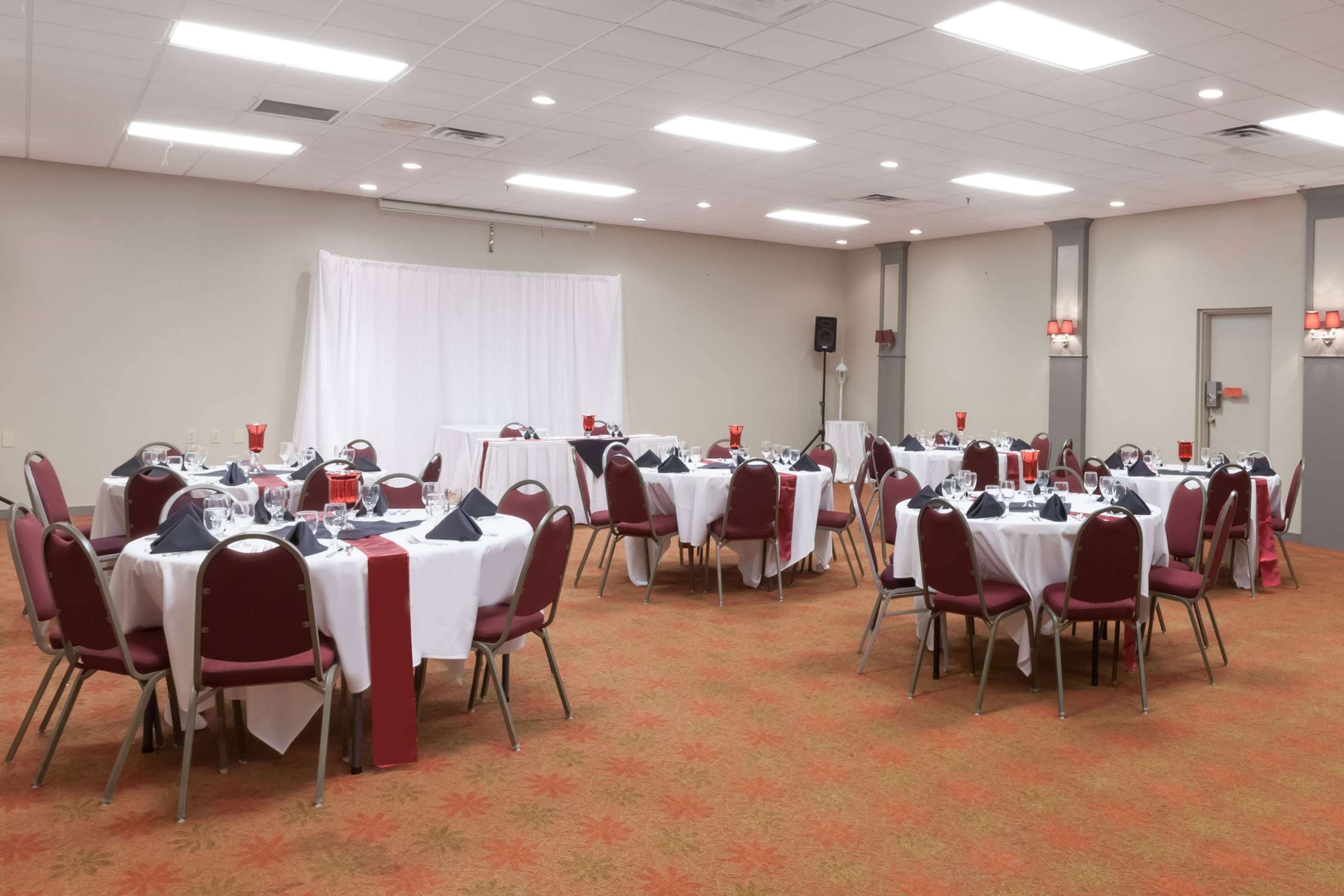 Meeting Room | Ramada by Wyndham New Iberia