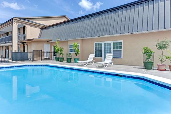 Pool - Super 8 Motel Carrollton
