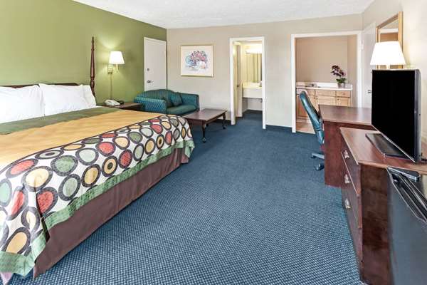 Suite - Super 8 Motel Carrollton