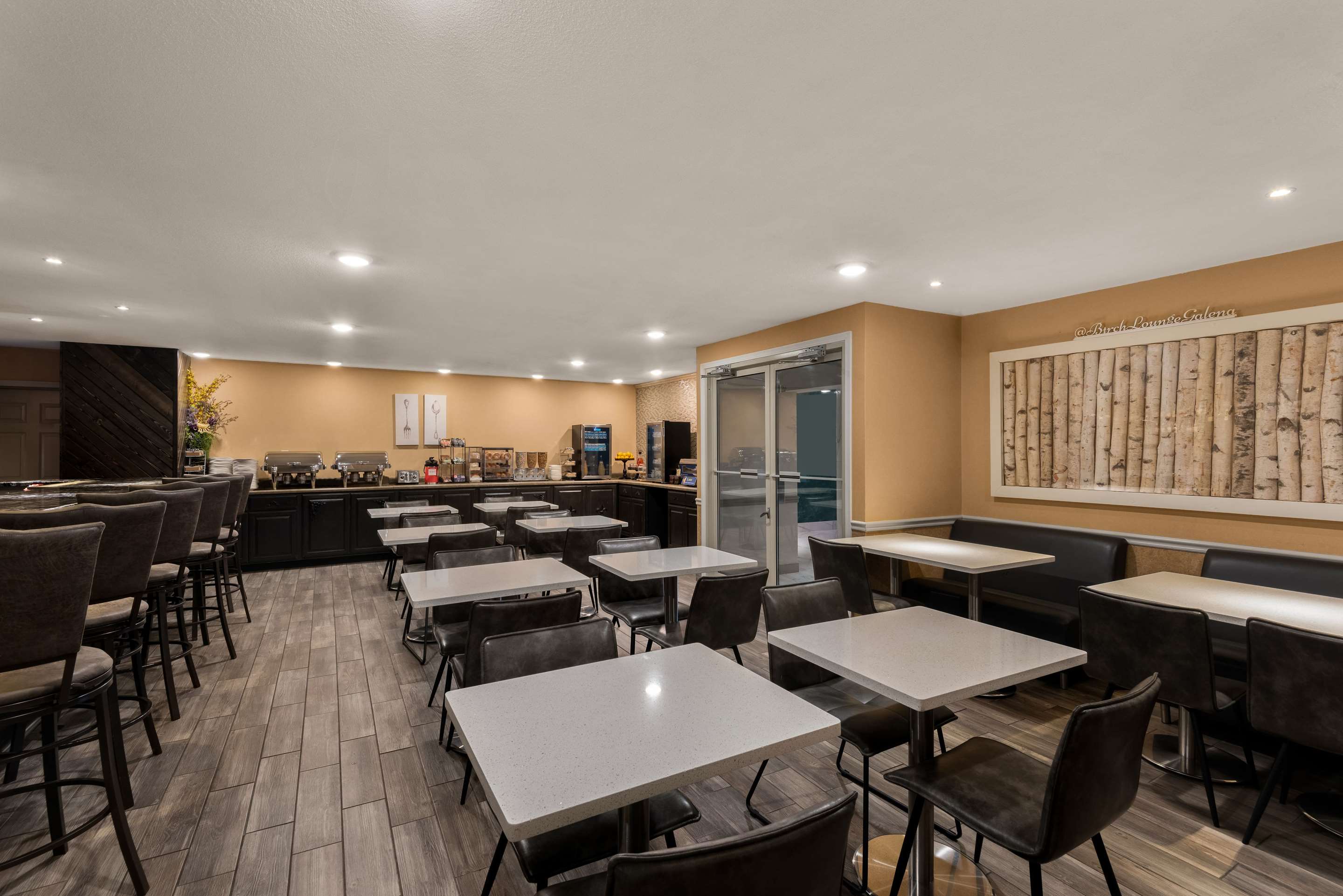 Breakfast Area | Wyndham Garden Galena Hotel & Day Spa
