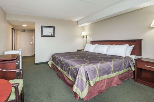  - Super 8 Hotel Mississauga