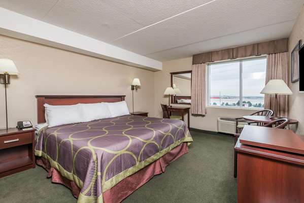  - Super 8 Hotel Mississauga