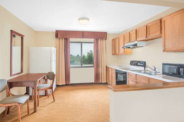  - Super 8 Hotel Marshalltown