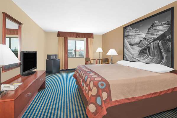  - Super 8 Hotel Marshalltown