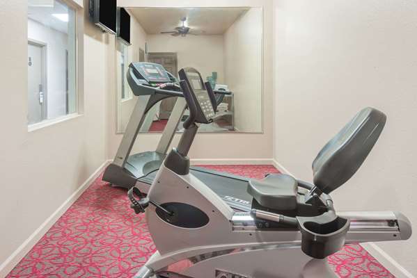 Fitness/ Exercise Room - Days Inn St Peters - I-70, Exit 220